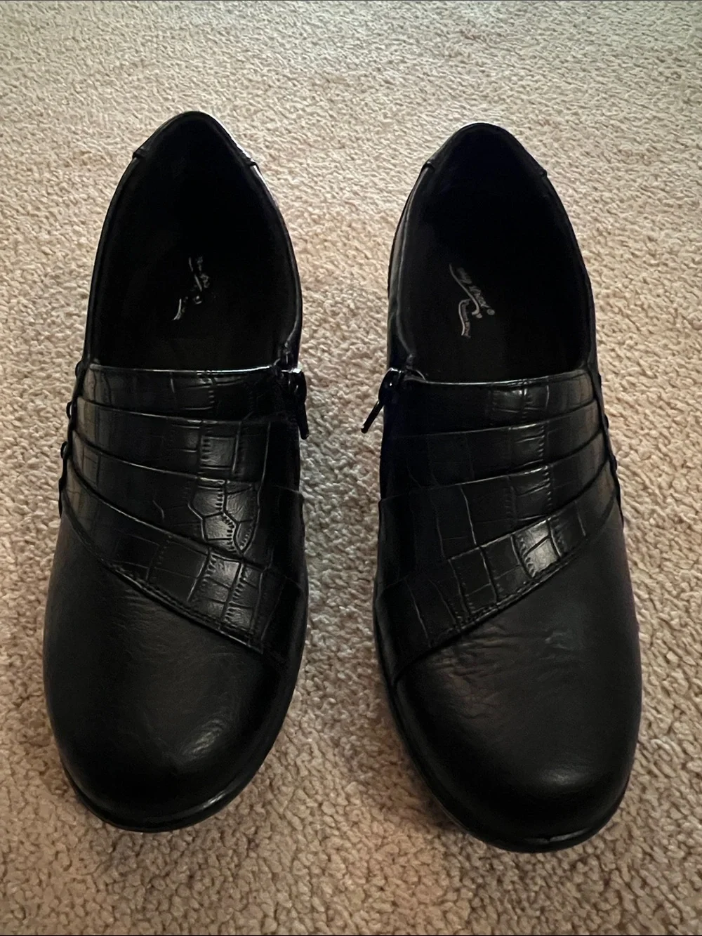 easy street Black Crocodile Pattern Slip-On Clog loafers size 9.5